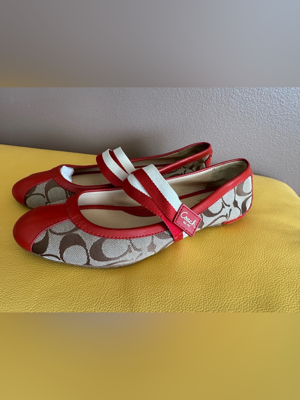 Coach Women’s ' Janey Signature Canvas Khaki/Red Mary Jane Flats/8,5